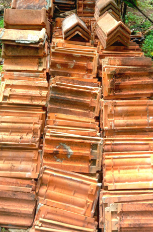 old-clay-roof-tiles-big-1