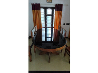 Dining table for sale