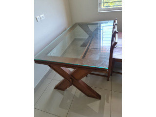 Table with 6 seater