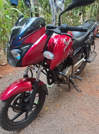 bajaj-pulsar-150-cc-big-0