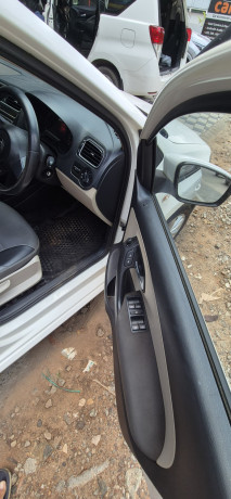 volkswagen-polo-12-highline-plus-diesel-2013-2nd-owner-big-4