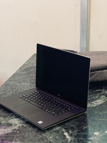 dell-precision-5540-big-2