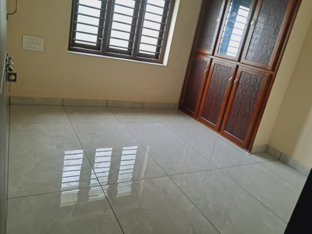 brand-new-house-for-rent-0-commission-near-industrial-estate-ollur-thrissur-big-1