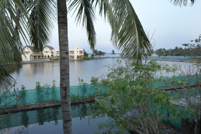 beautiful-backwater-front-home-stay-for-sale-big-0