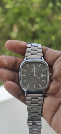 quartz-model-stain-less-steel-chain-watch-unisex-automatic-watch-in-good-condition-big-0