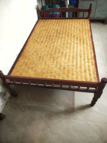 wooden-double-cot-bed-big-0