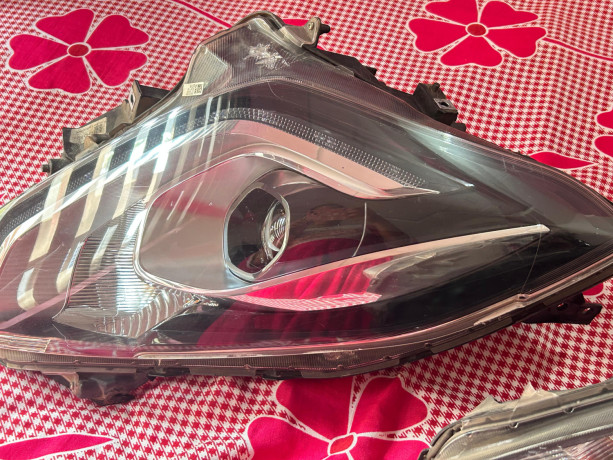 swift-projector-headlights-original-for-sale-big-1