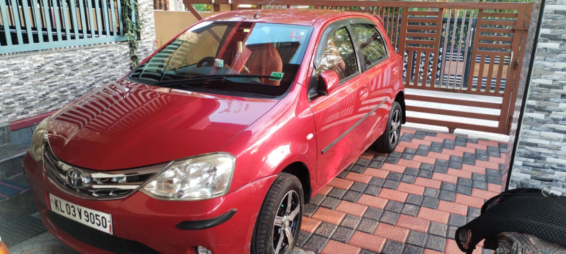 2012-etios-leva-big-1