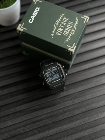 casino-illuminator-watch-big-3