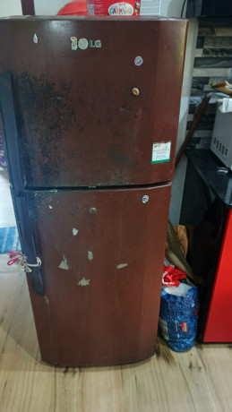 good-working-condition-refrigerator-big-2