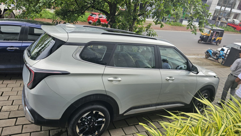 kia-carens-clavis-2025-brand-new-model-big-2