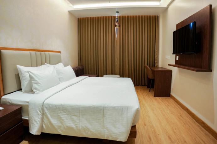 business-hotel-near-coimbatore-airport-manchester-suites-big-0