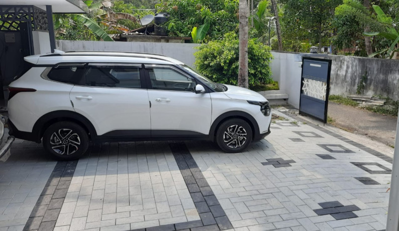 kia-carens-prestige-plus-imt-turbo-petrol-15-2023-big-0