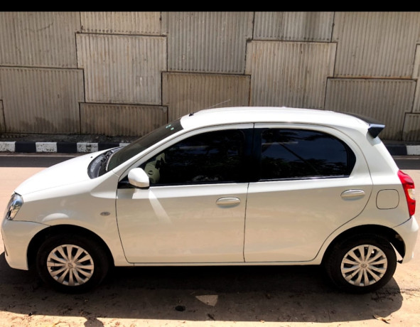 toyota-etios-liva-g-petrol-2016-big-1