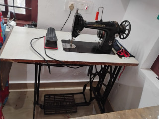 Title: Merritt Sewing Machine with Motor & Accelerator  Good Condition