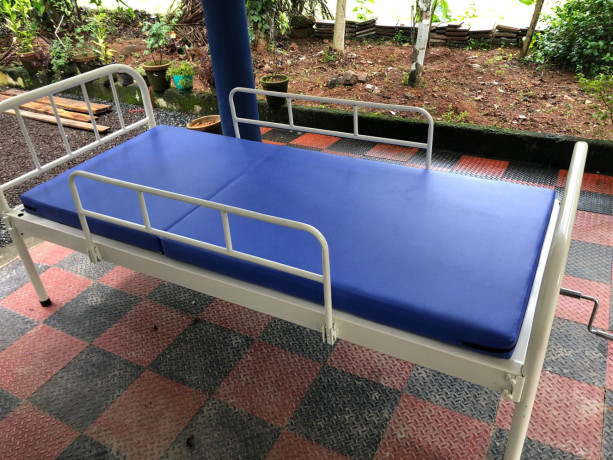 for-sale-foldable-bed-with-mattress-and-an-air-bed-big-2