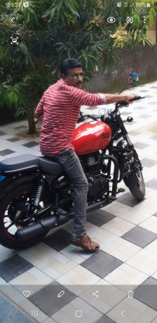 royal-enfield-red-meteur-model-2021-big-2